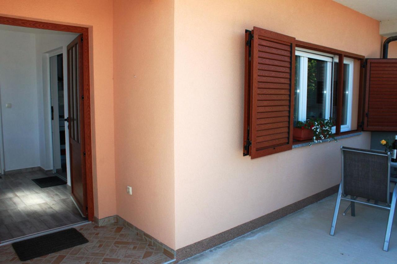 Studio Apartment Nin Exterior photo